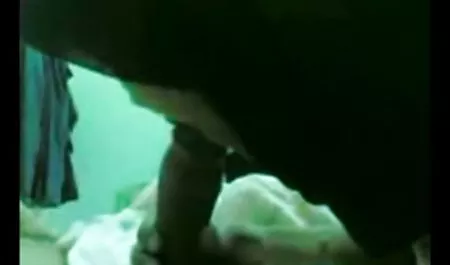 થોડી વાદળી બેંગ ભારતીય વિદ્યાર્થીઓ