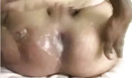 અસહાય cutie, પછી studentporn સકીંગ